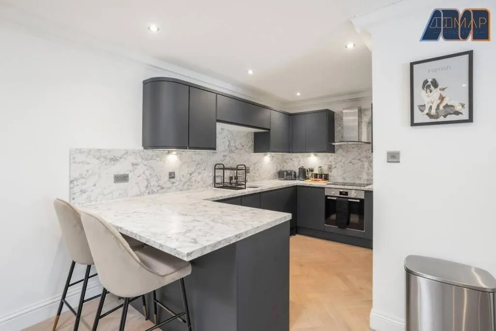 Modern Edinburgh 2 Bed Residence Daire