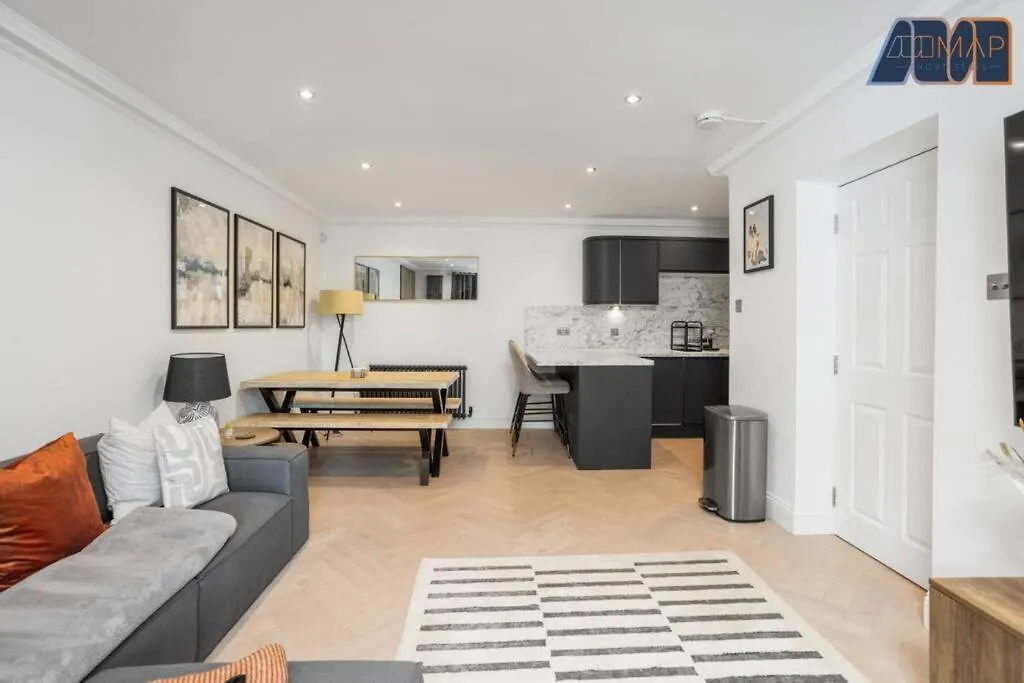 Modern Edinburgh 2 Bed Residence Daire